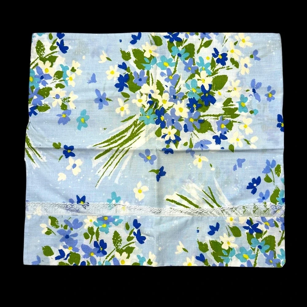 Vintage floral crib